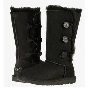 Ugg Australia kids bailey button triplet boots black sheepskin leather size 5